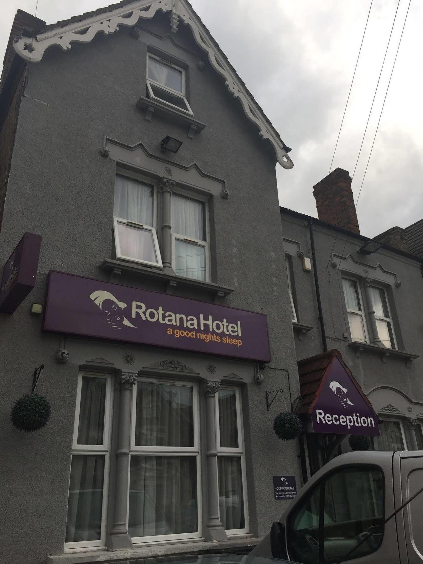 Rotana Hotel Ilford Exterior photo